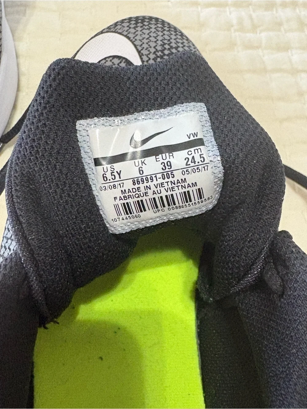 Nike Black Running Shoes with Neon Green Insole